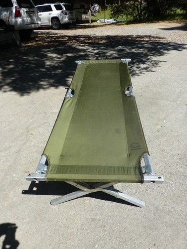 Vtg army military cot folding - vtg.,